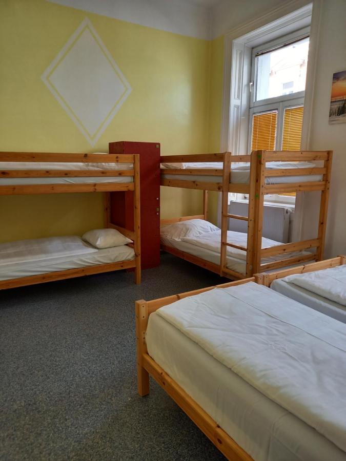 Westend City Hostel Вена Экстерьер фото